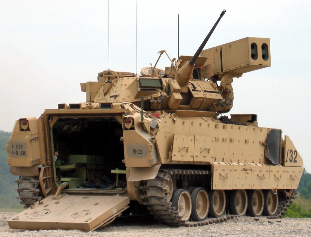 M2_Bradley_08.jpg