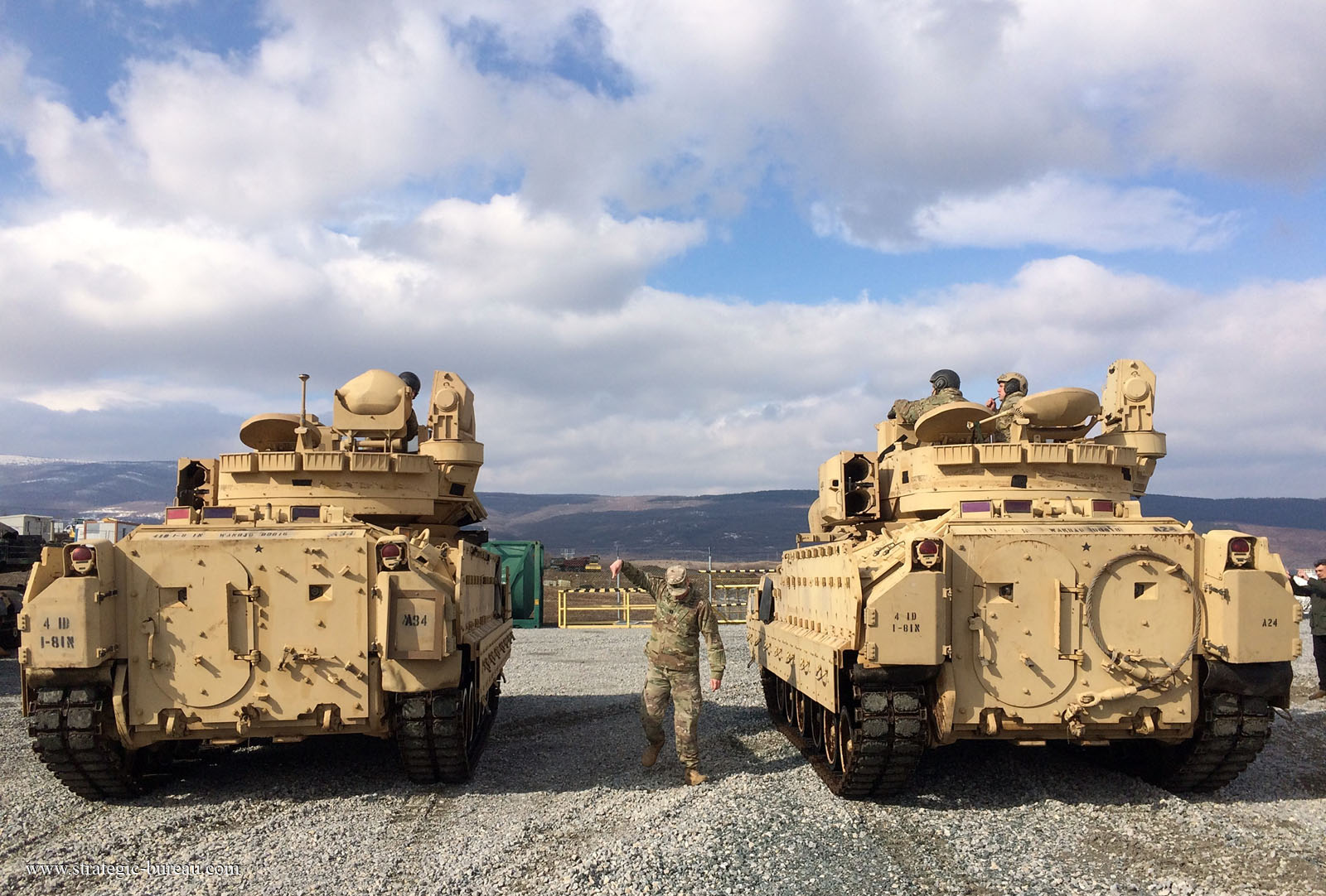 M2_Bradley_vbci_USA_003.jpg