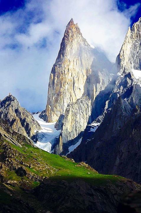 Majestic lady Finger 6000 M Ultar meadows baltit Hunza.jpg