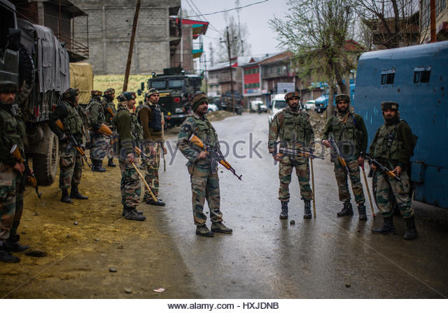 march-28-2017-chadoora-jammu-and-kashmir-india-indian-army-troopers-hxjdnb.jpg