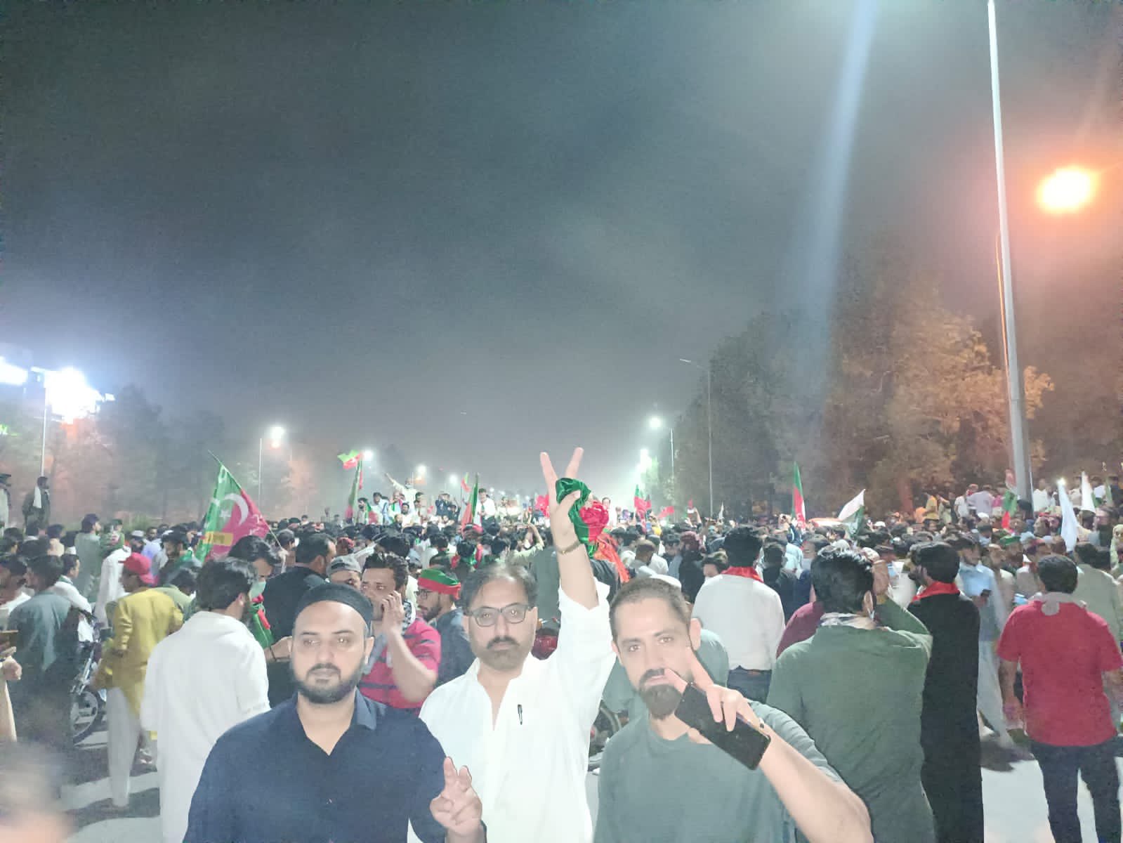 massive-crowd-d-chowk.jpg