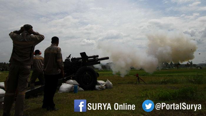 meriam-pt-pindad-air-weapon-range-awr-dislitbang-tni-au-desa-pandanwangi-lumajang.jpg