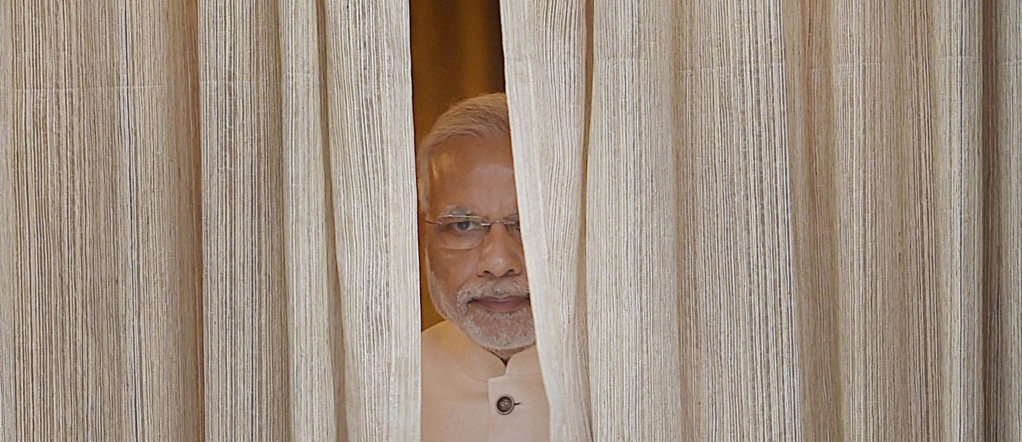 modi-snooping.jpg