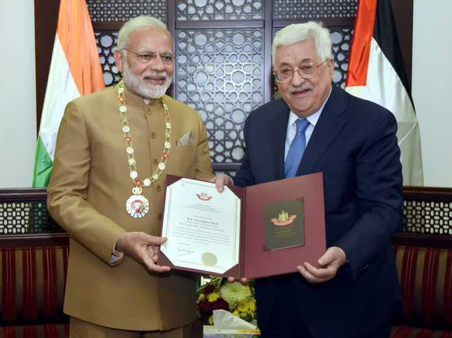 modi with abbass.jpg