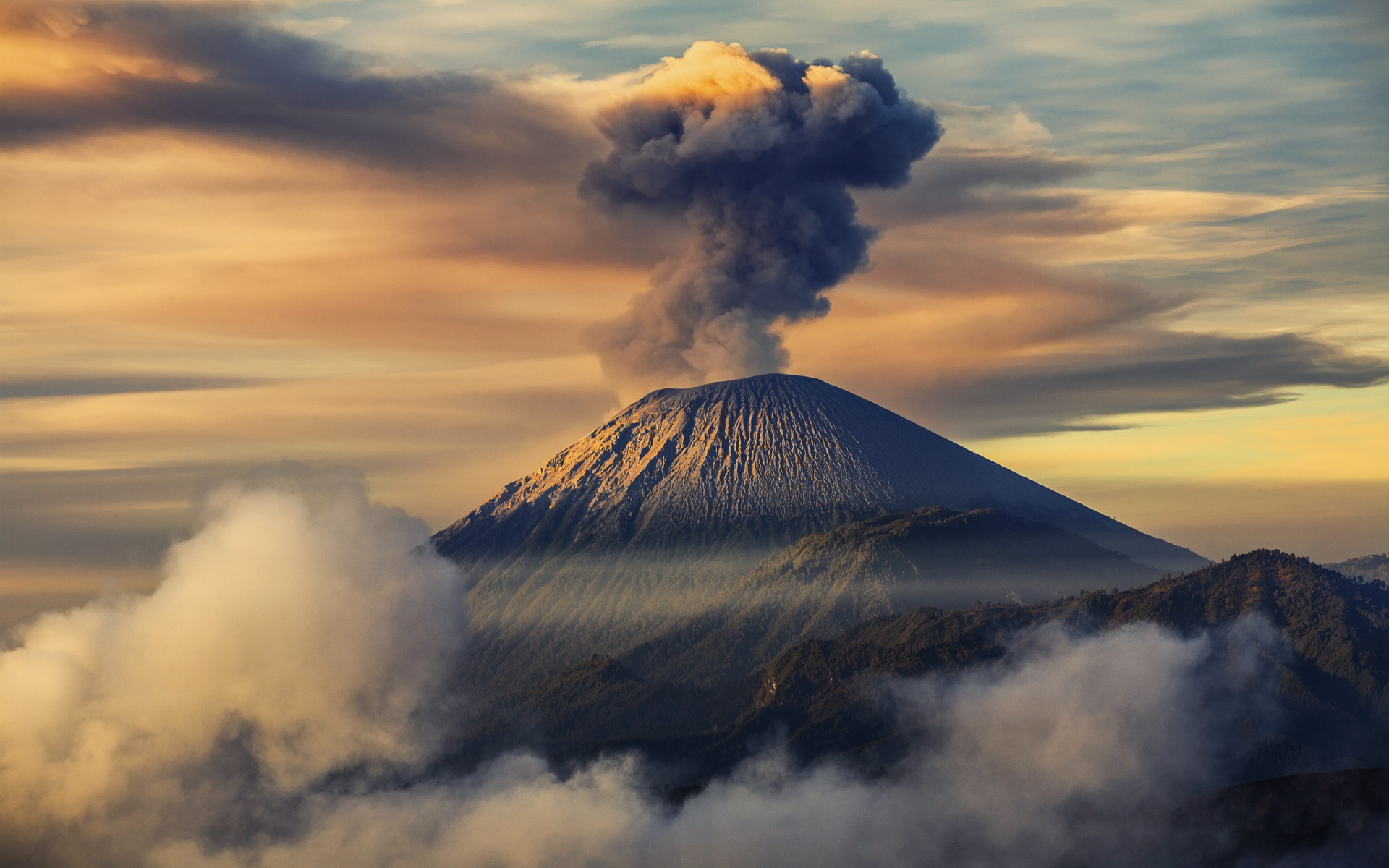 mount-semeru-indonesia.jpg