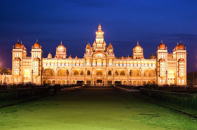 Mysore_Palace_Night.jpg