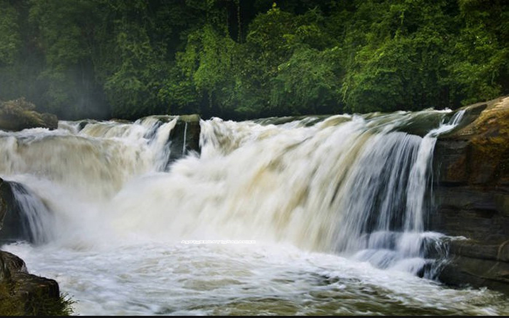 NafakhumWaterfall1.jpg