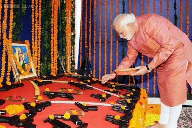 Narendra Modi with Pistol Pooja1.jpg