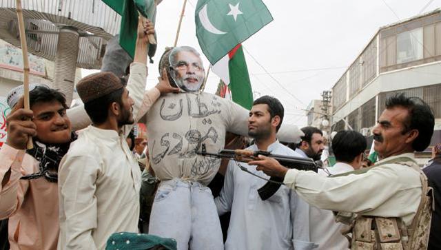 narendra-slogans-minister-protest-depicting-chanting-effigy_1eee5034-6611-11e6-98ff-20252d6fa197.jpg