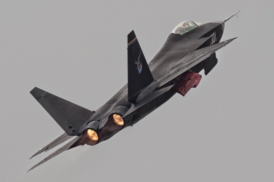 New Shenyang J-31 photos 2.jpg