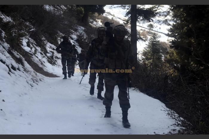 newswala-i-soldiers-encounter-3-militants-in-nowgam-jk-ef-1.jpg