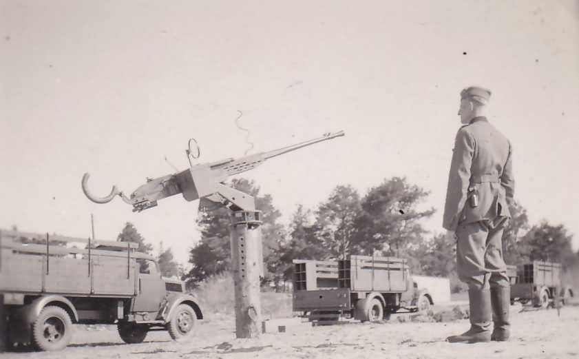 Opel_blitz_and_Czech_15mm_ZB_vz._60_heavy_machine_gun.jpg