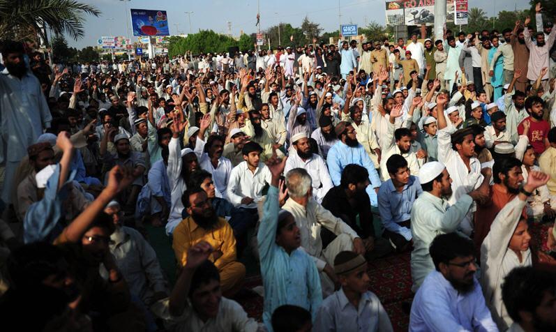 Osama-Janaza-in-Karachi-Pakistan.jpg