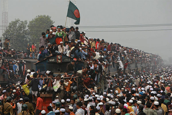 overcrowded-train.jpg