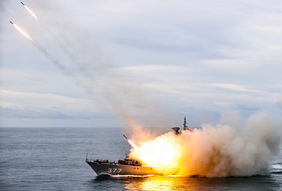 p_1595531369b56-kapal-perang-indonesia-kri-latihan-tempur-tni-al.jpeg