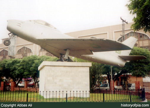 PAF-gate-guard-1670_apr11.jpg