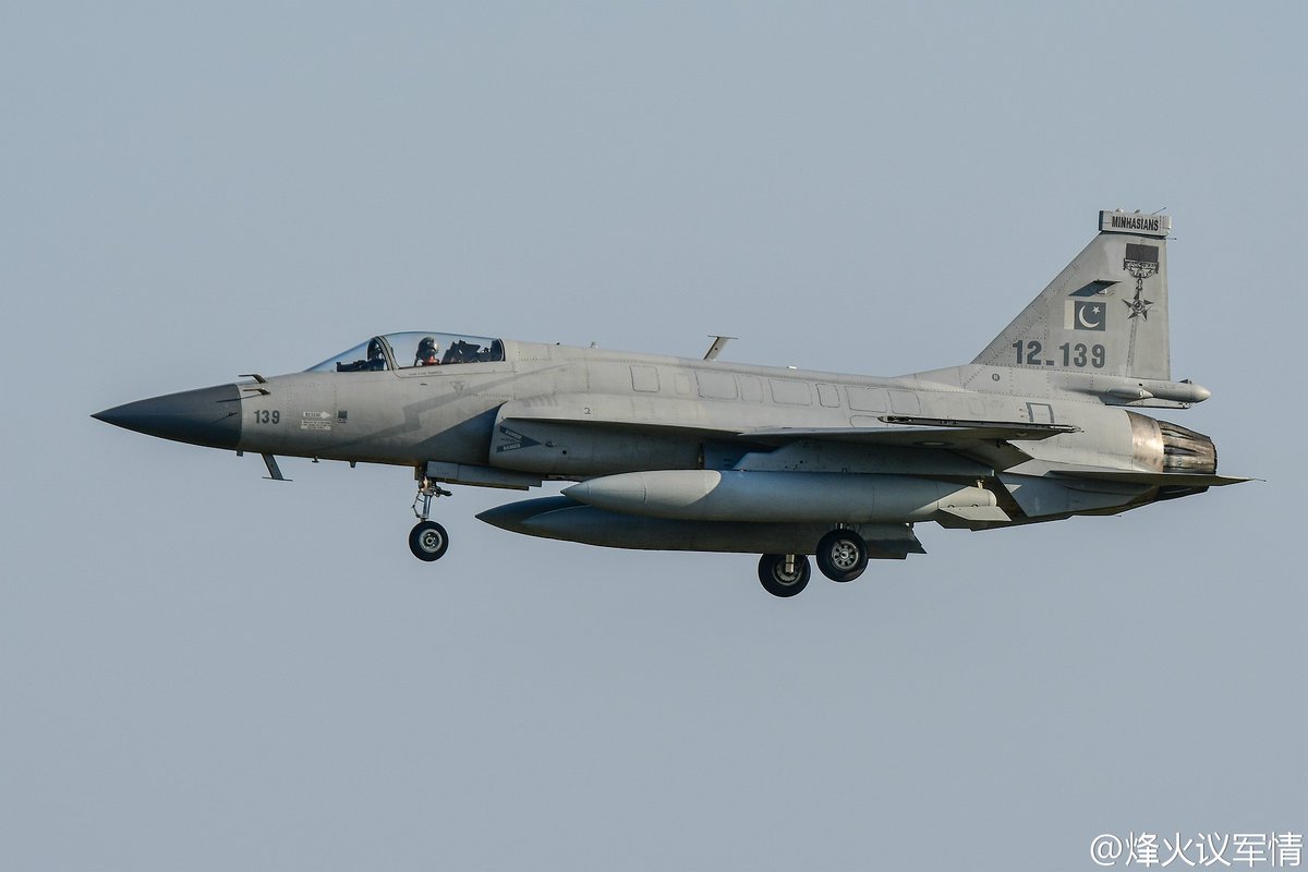 PAF JF-17 12-139 Minhas - Zhuhai 27.10.16 - 1.jpg