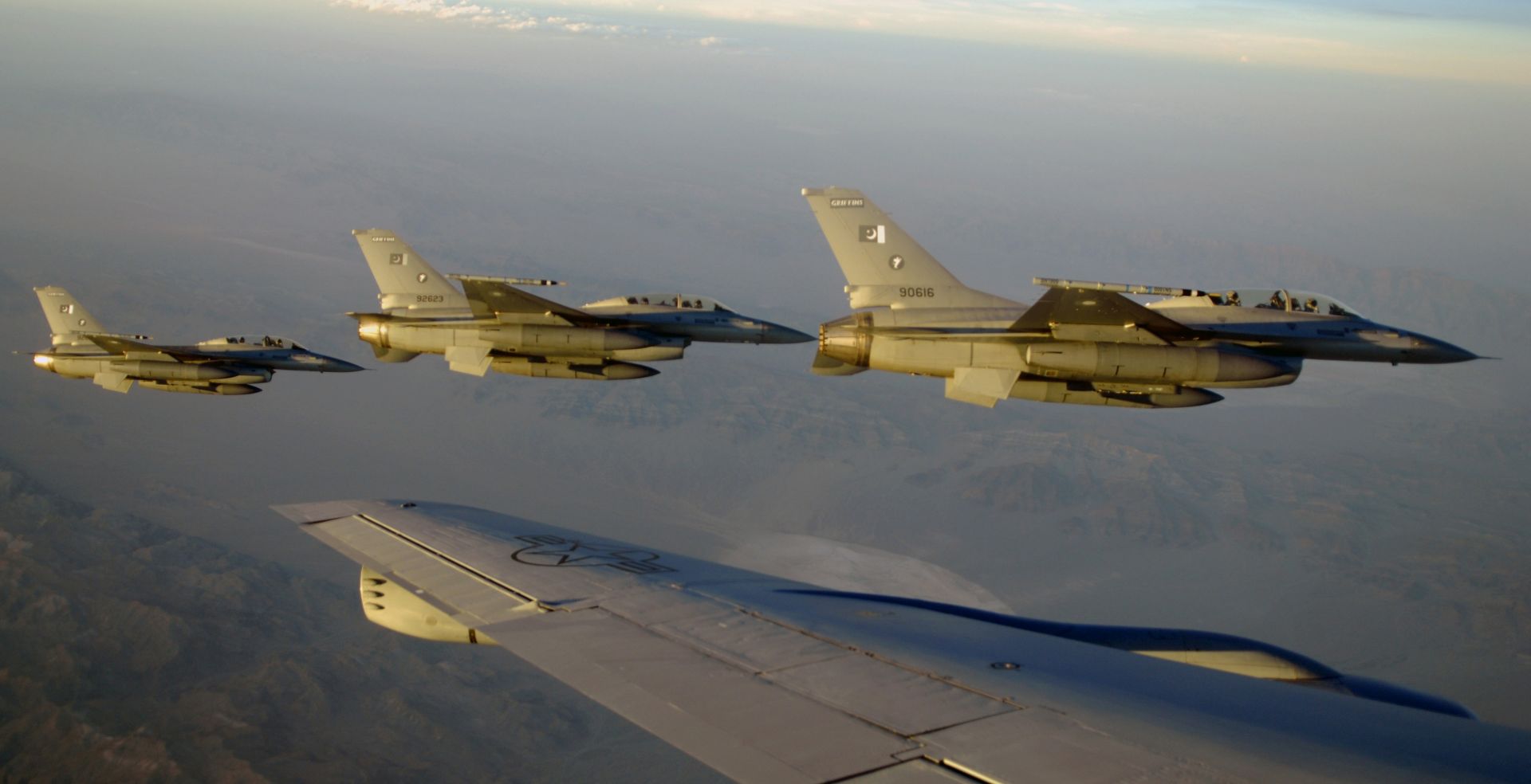 pakistan-f-16-zarb-e-azb.jpg