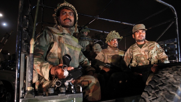 pakistan-karachi-airport-attack.jpg