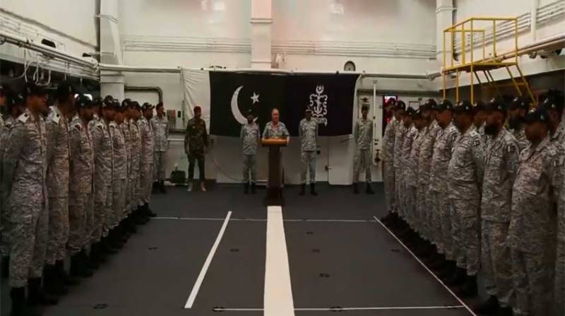 pakistan-navy-chief-reaches-at-warships-in-north-arabian-sea-1551952627-2794.jpg