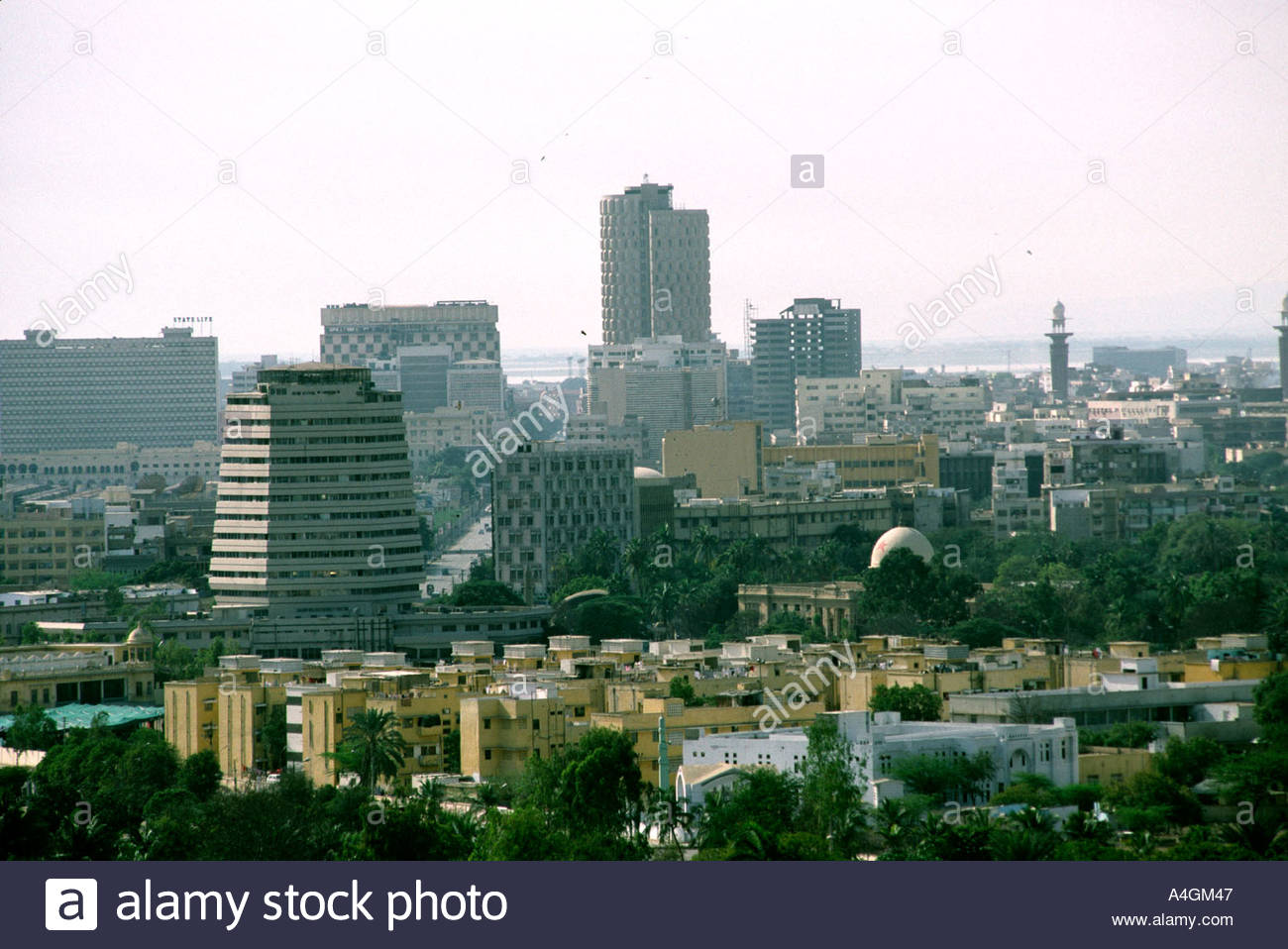 pakistan-sind-karachi-business-district-elevated-view-of-skyline-A4GM47.jpg