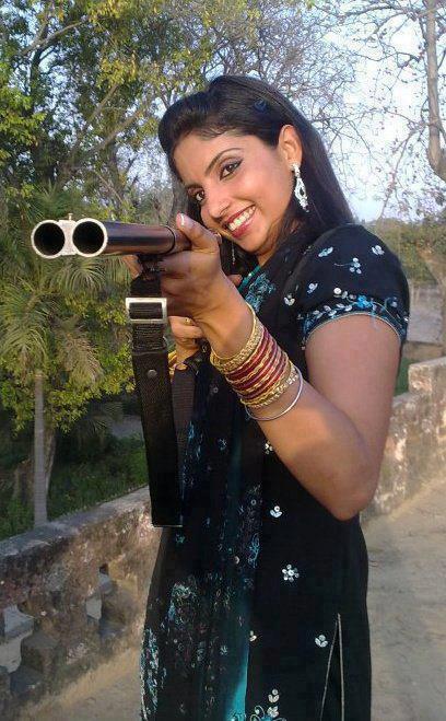 pakistani girl with gun 2.jpg