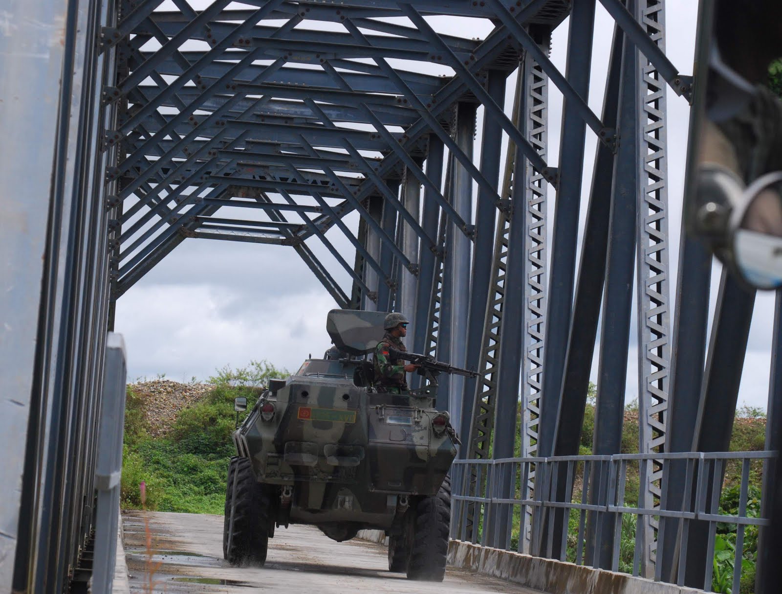 Panser di jembatan Kali Kopi-2.jpg