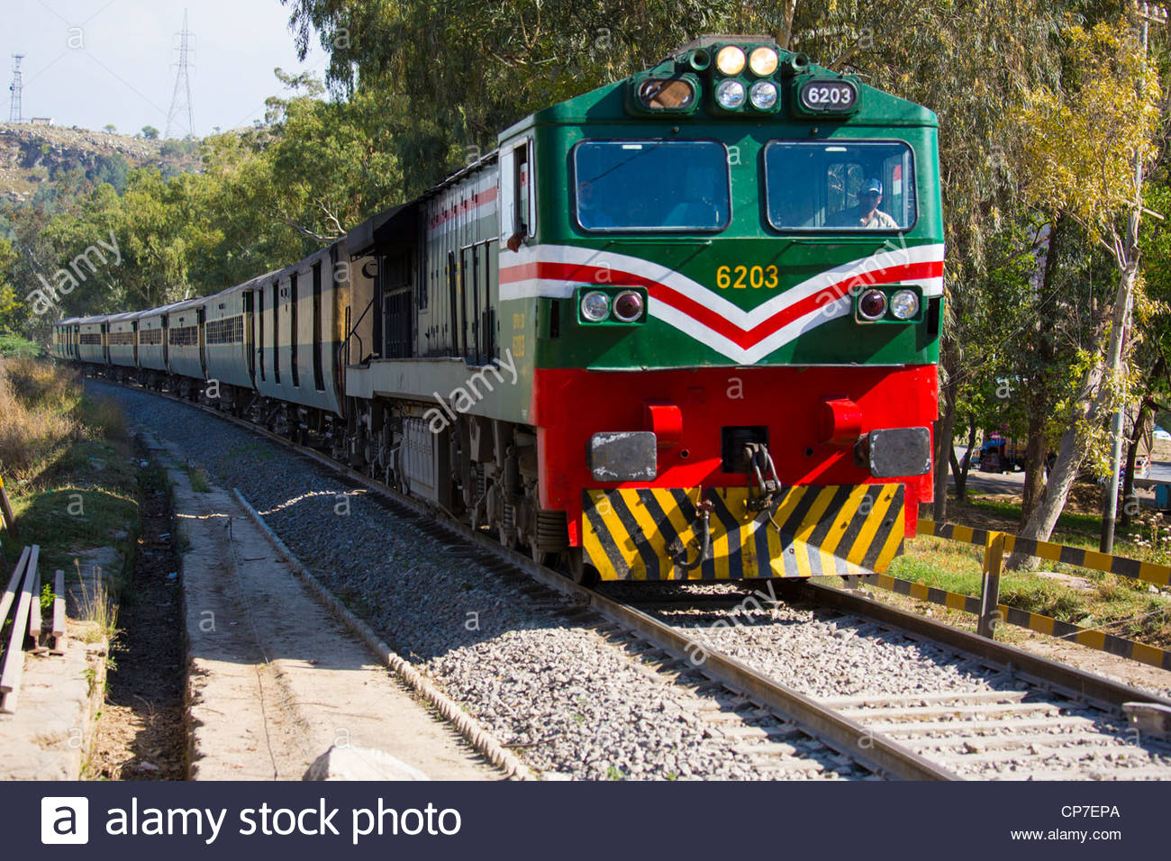 passenger-train-in-punjab-province-pakistan-CP7EPA.jpg