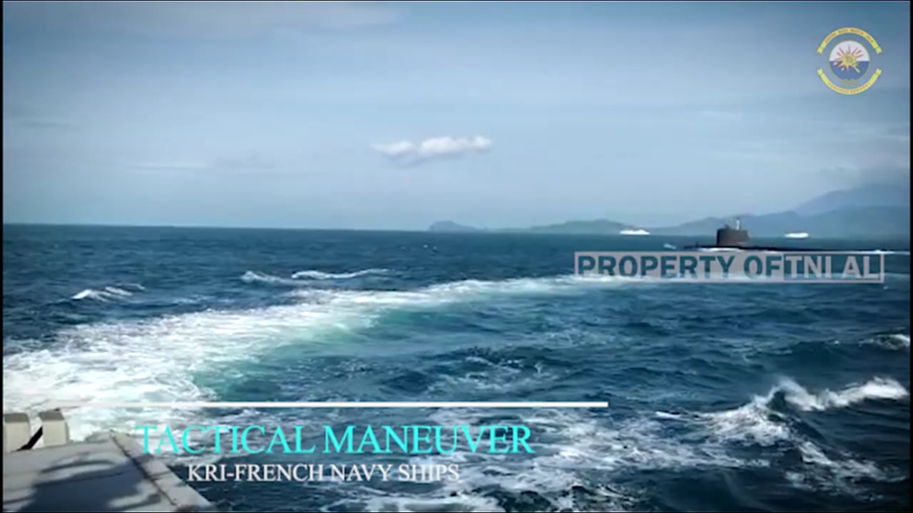 PASSEX - ESCORTING FRENCH NAVY PASSING TSS SUNDA STRAIT.mp4_000085917.jpg