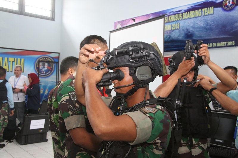 Pengenalan Alat Komunikasi Khusus Team Boarding_2.JPG