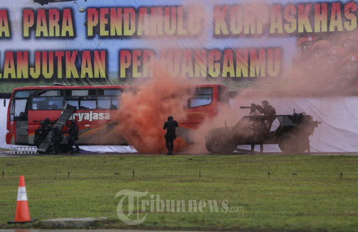 peringatan-hut-paskhas-tni-ke-70_20171017_130144.jpg