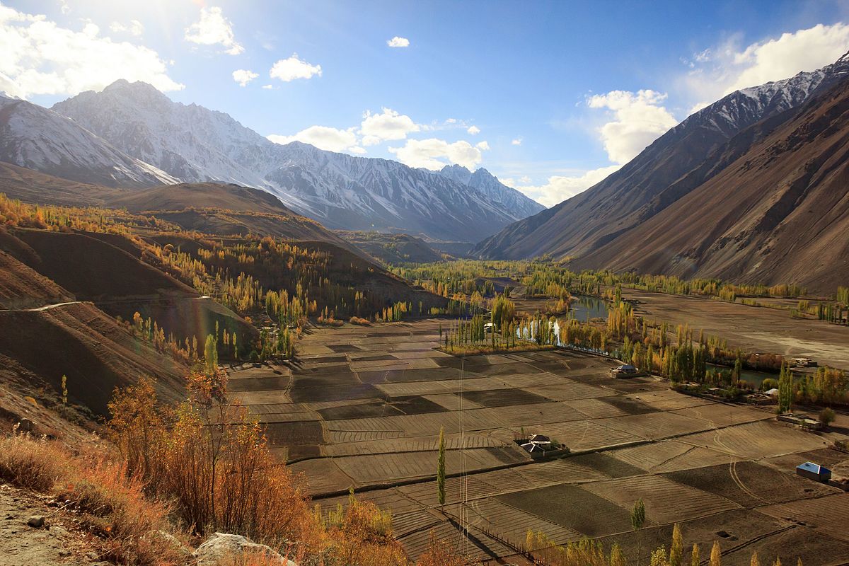 Phander_Valley_-_Gilgit.jpg