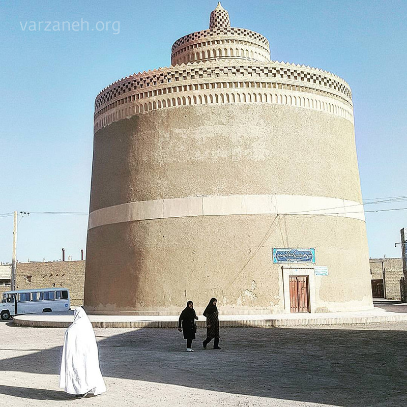 Pigeon-tower-varzaneh-1.jpg