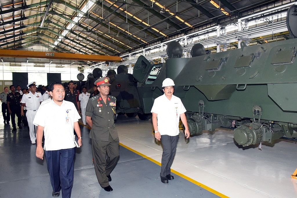 pindad-srilanka-1.JPG