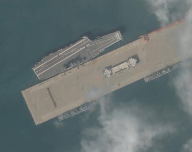 PLN Type 002 carrier - 20191130 at Sanya xl.jpg