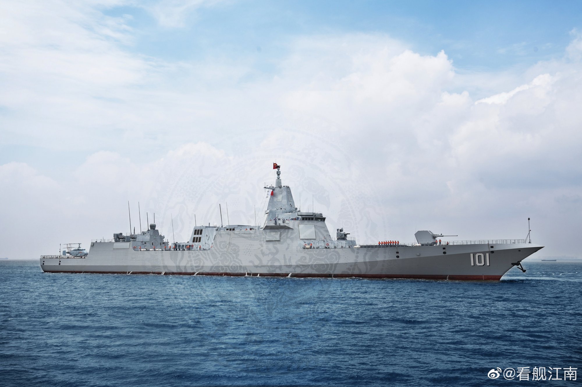 PLN Type 055 DDG - 101 Nanchang + Ka-28 best.jpg