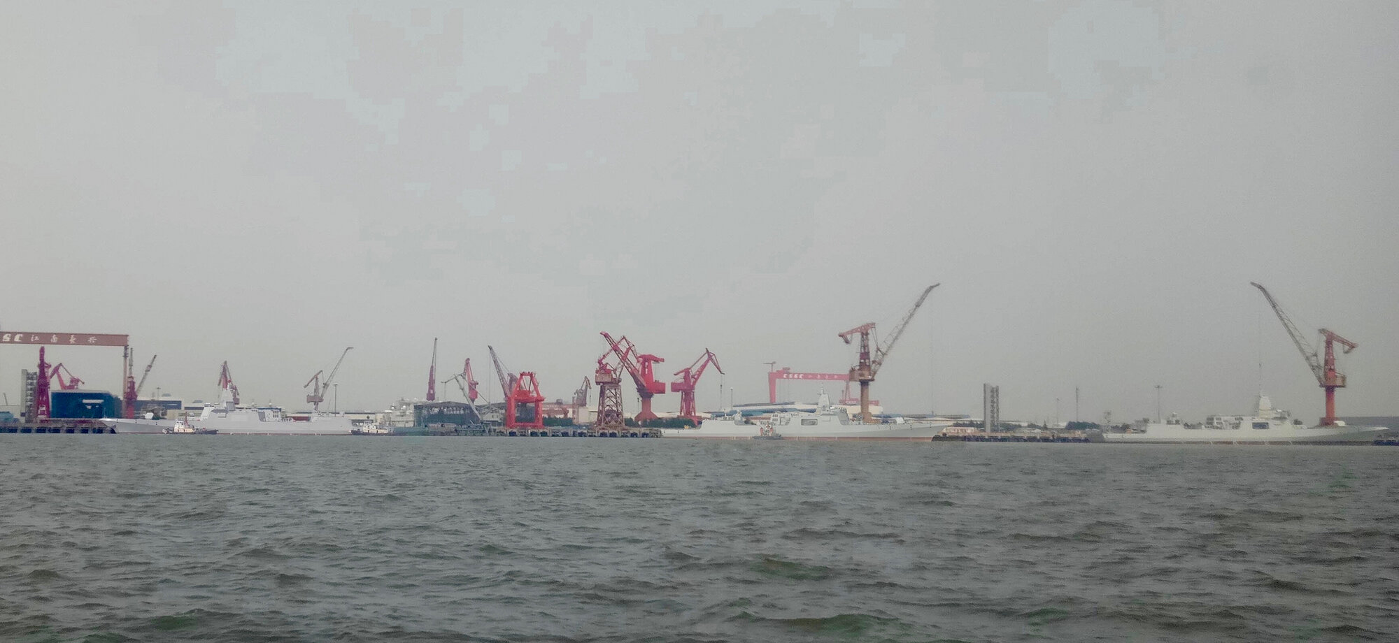 PLN Type 055 DDG - 20190109 3x maybe 4 at Jiangnan.jpg