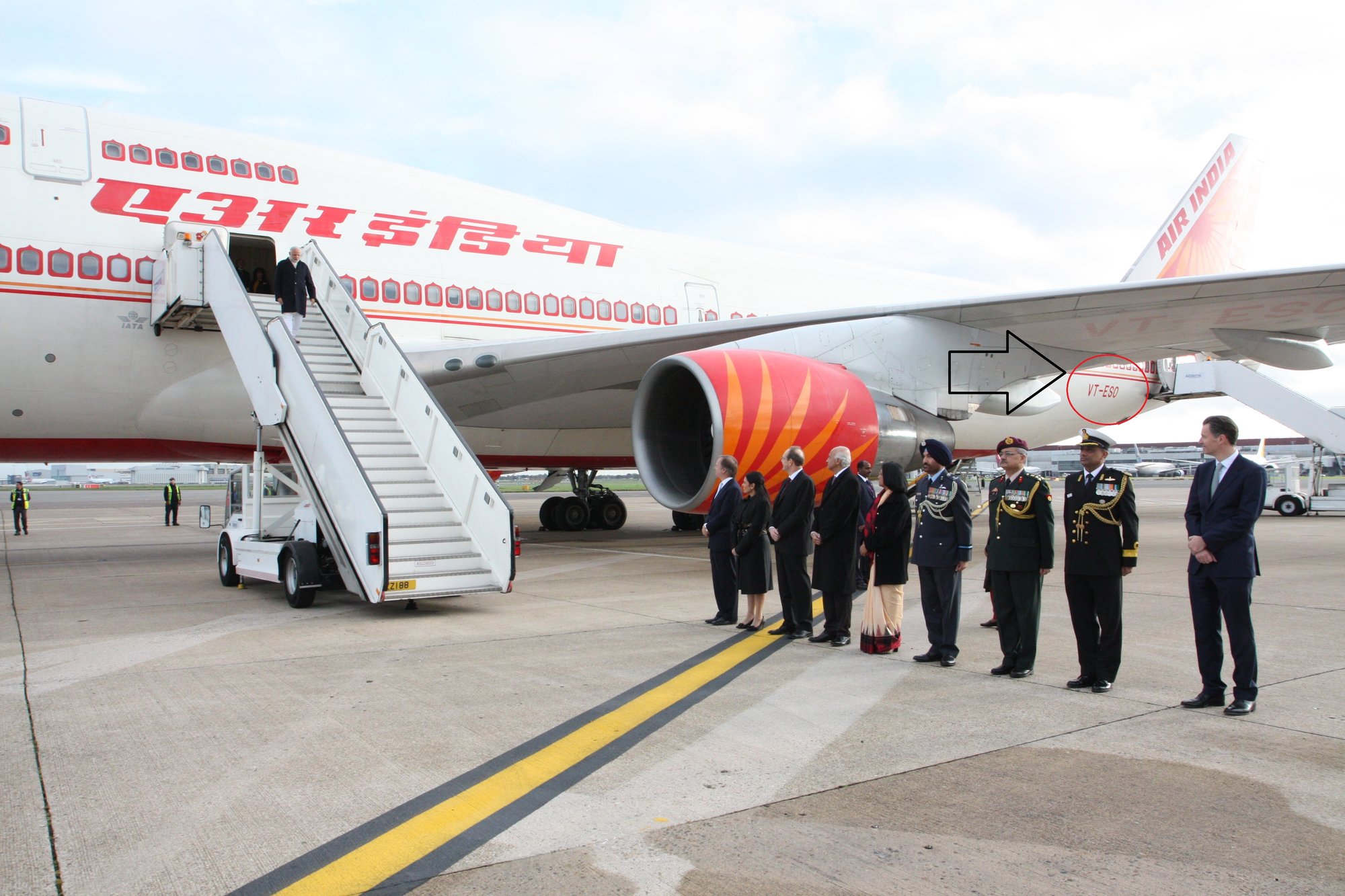 Prime_Minister_Narendra_Modi_exiting_Air_India_One_at_Heathrow_Airport,_London.jpg