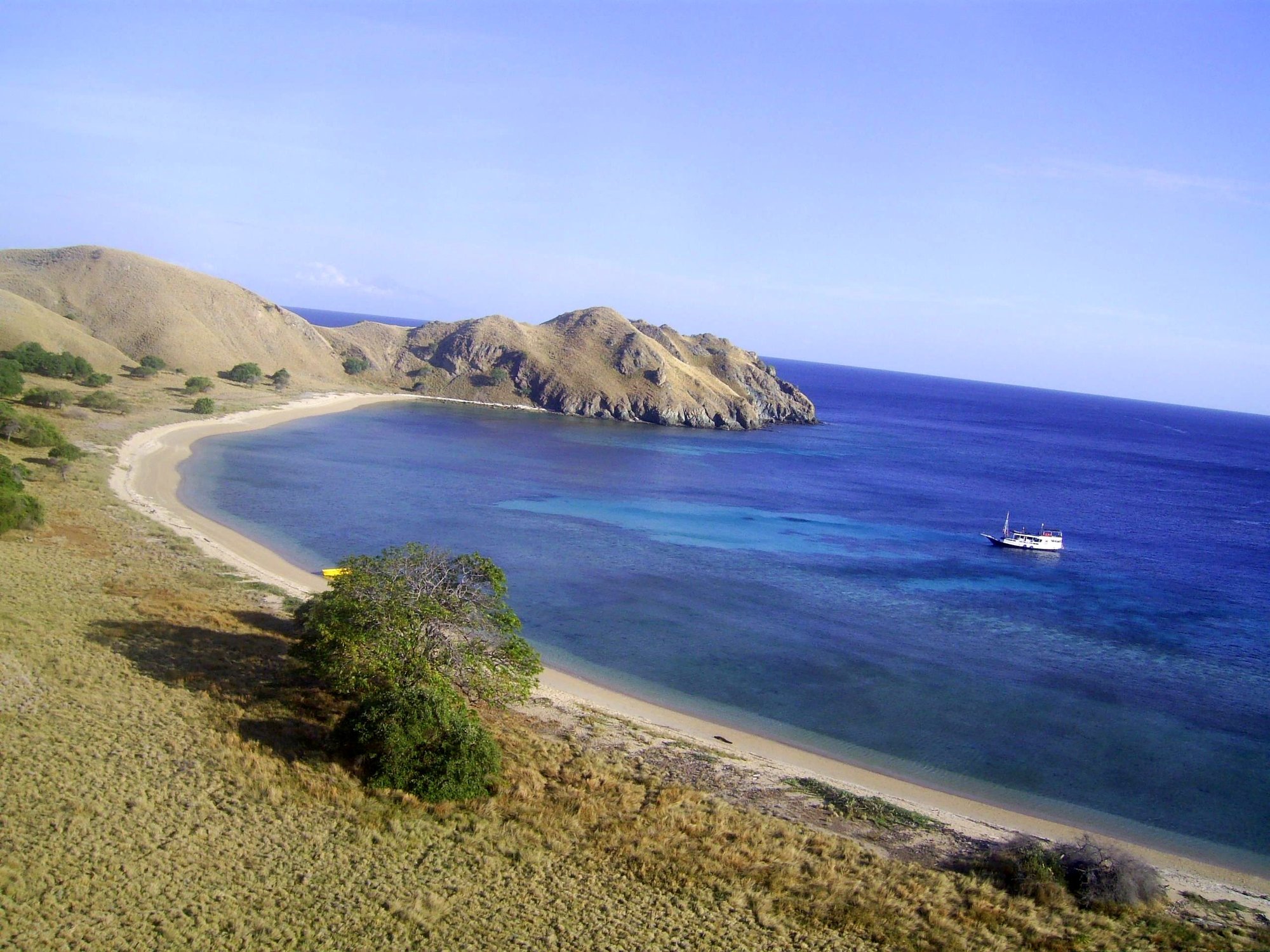 pulau-komodo-2.jpg