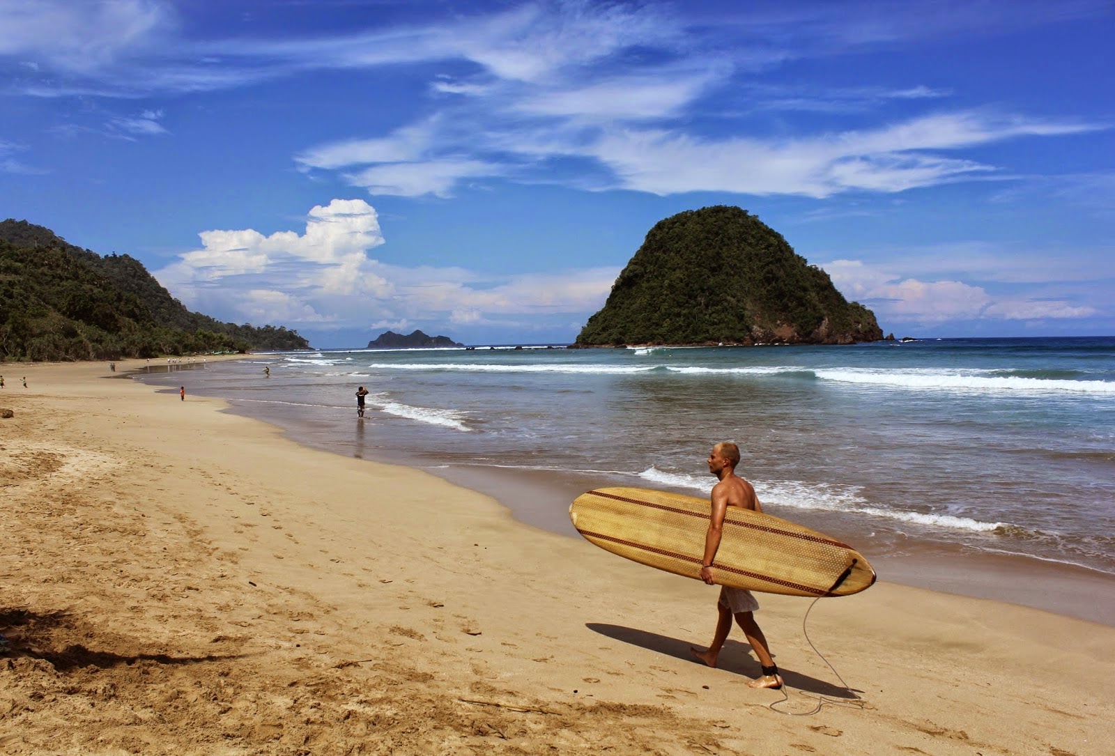 Pulau Merah.jpg