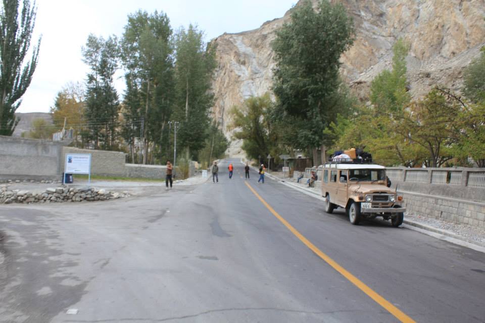 Reconstruction of Karakoram Highway pasu.jpg