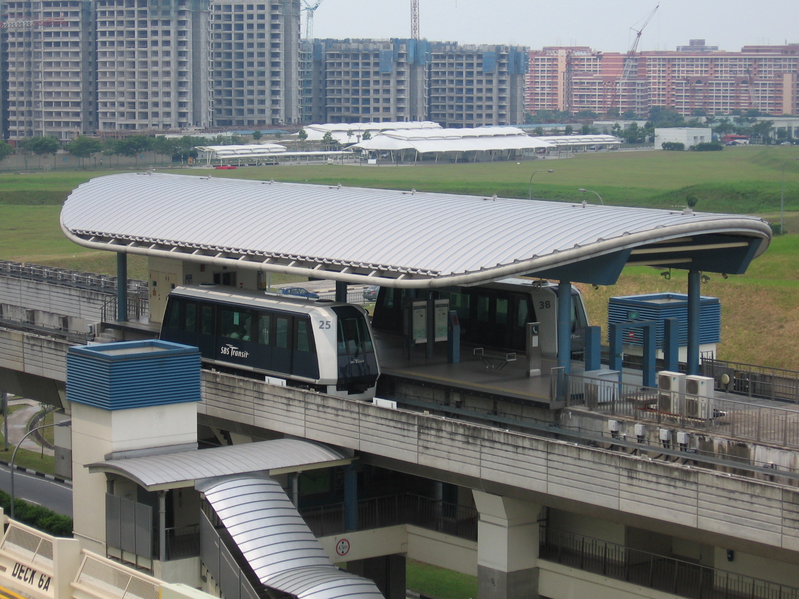 Renjong_LRT_Station_2,_Aug_06.JPG