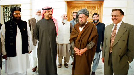 Right-to-Left-Hamid_Gul-Maulana_Sami_Haq-and-Azam_Tariq-in-BlackVest.jpg