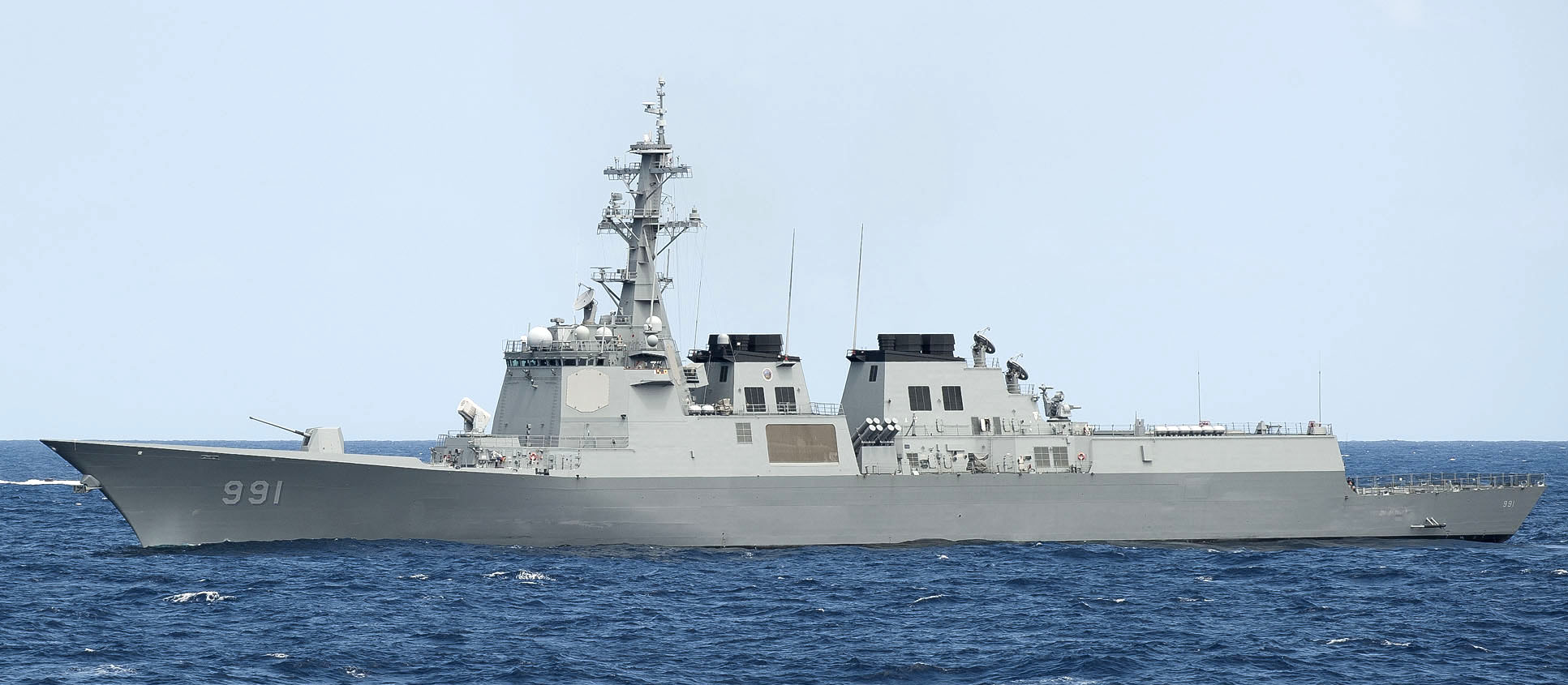 ROKS_Sejong_the_Great_(DDG_991)_broadside_view.jpg