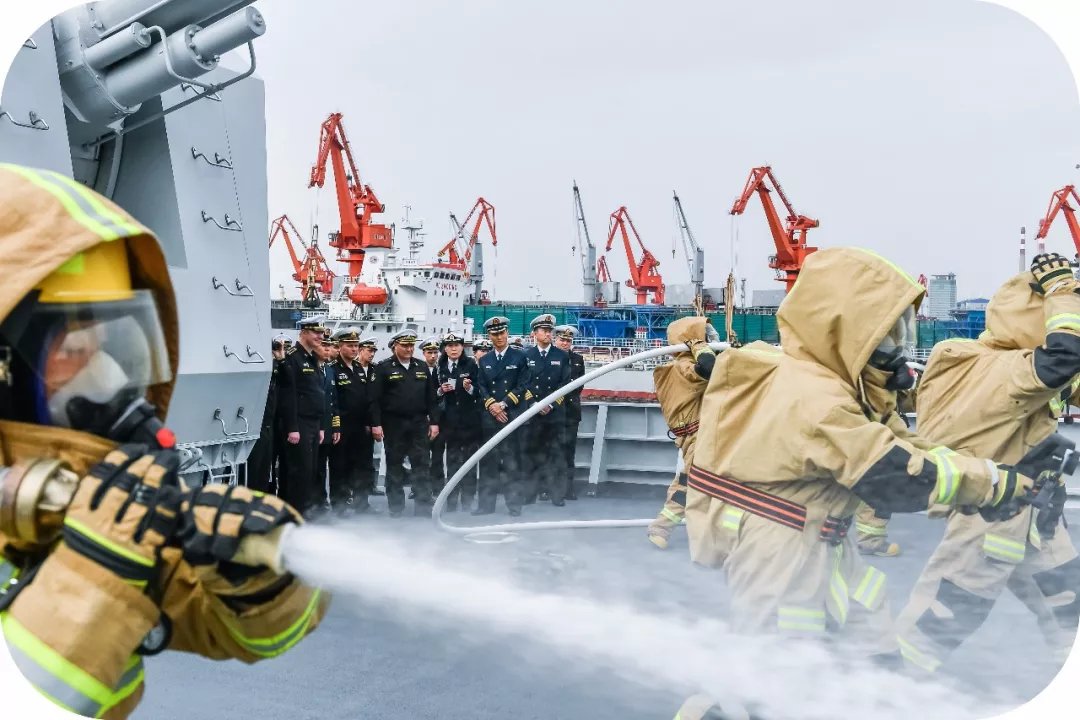 Russian flotilla at Qingdao port 20-25 Oct 2018.jpeg