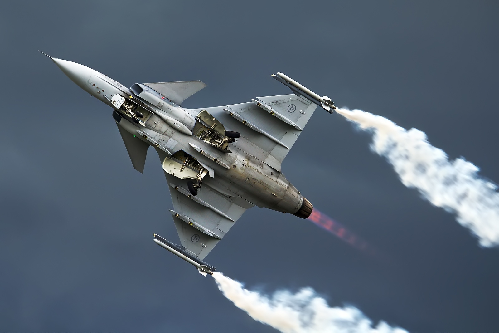 Saab_JAS-39C_Gripen,_Sweden_-_Air_Force_AN2279593.jpg