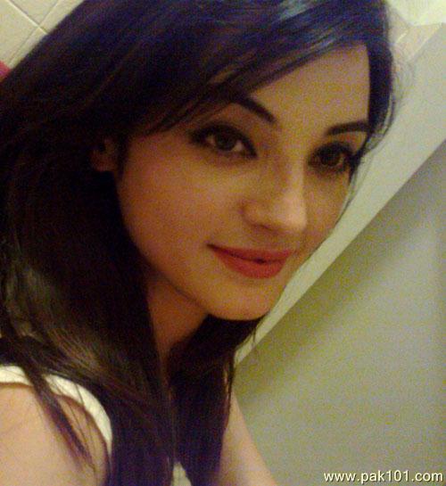 Sadia_Khan_new_pic_31_eogaq_Pak101(dot)com.jpg