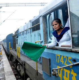 samta-kumari-the-first-woman-train-driver-of-lucknow.jpg