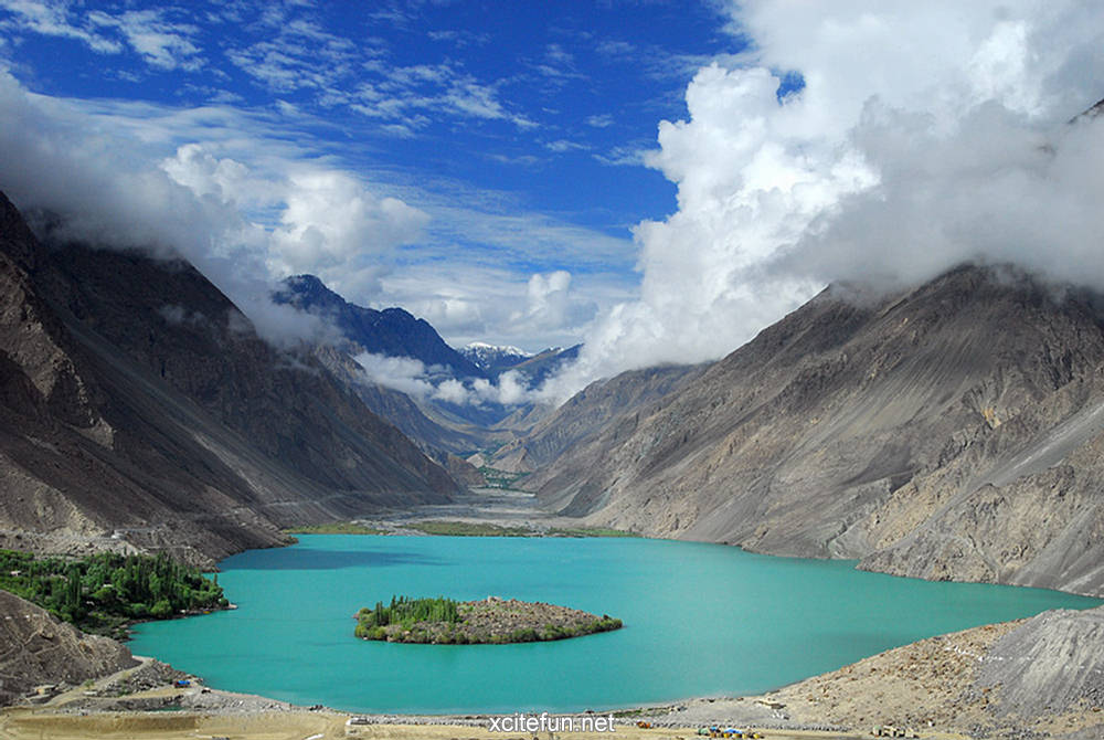 Satpara-Lake.jpg