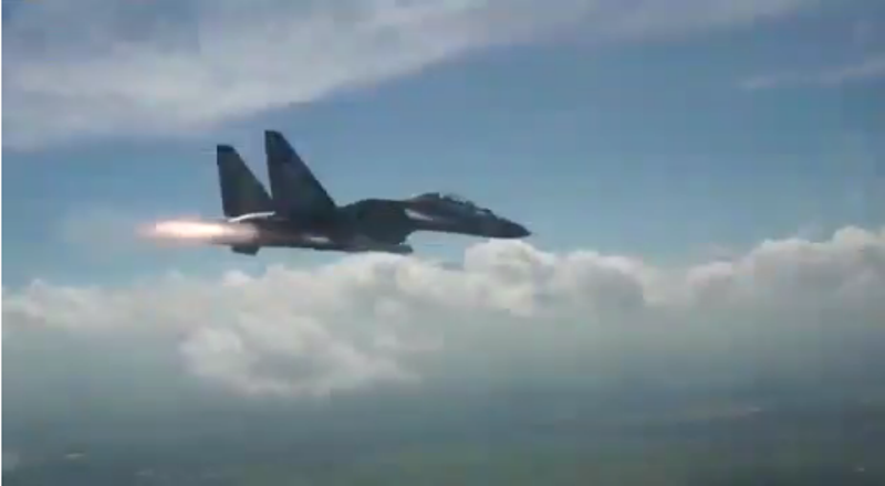 Screenshot_2021-04-20 SUKHOI SU-30MK2 TNI AU SUKSES UJI RUDAL Kh-29TE(22).png